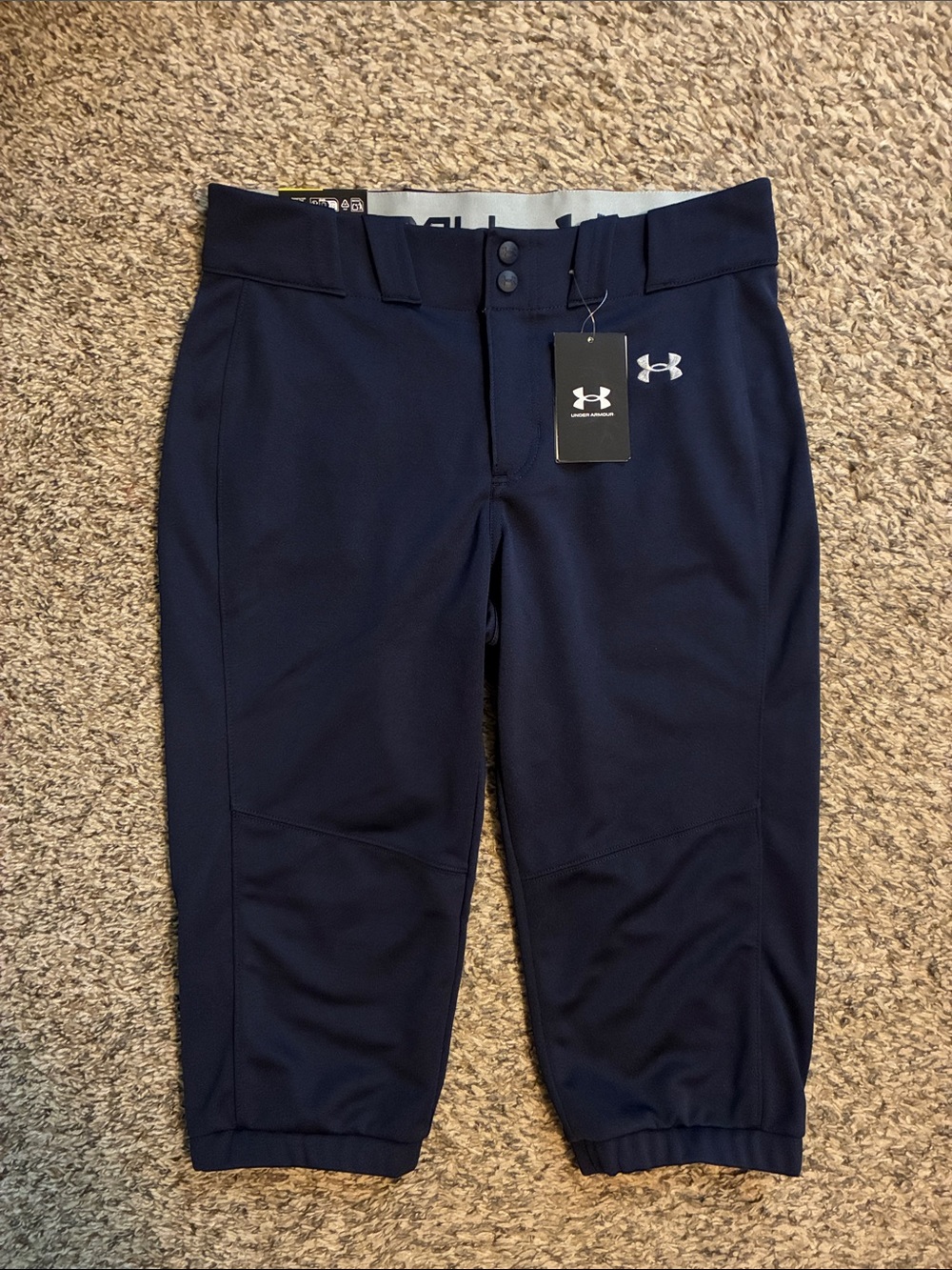 Women’s Under Armour utility softball pants -size medium